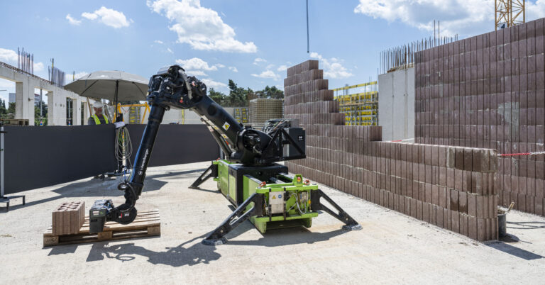 Bauroboter „Walter“ im Projekt Kladno Living